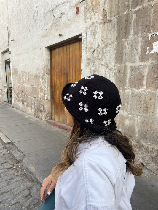 Aurora Bucket Hat Negro